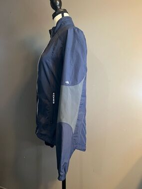 Alo Yoga Women's Lightweight Windbreaker. Navy/Gray. Size S. EUC